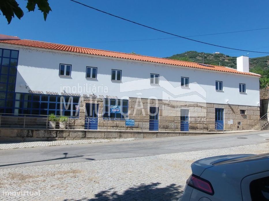 Venda de Edifício com uma área total de 317 m2, em Mós