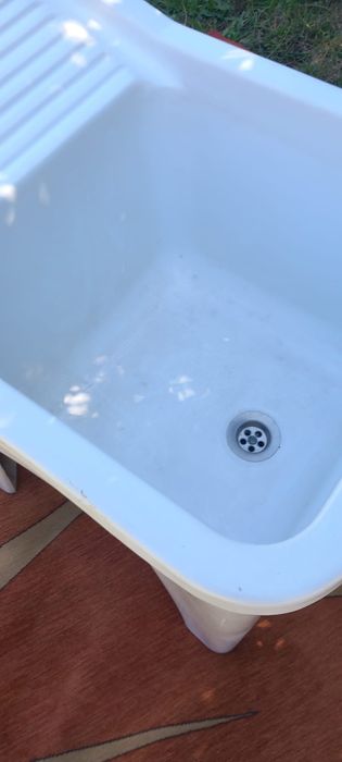 Tanque em resina branco