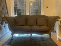 Sofa w stylu ludwik