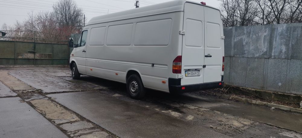 Пасажирські  та грузові перевезення