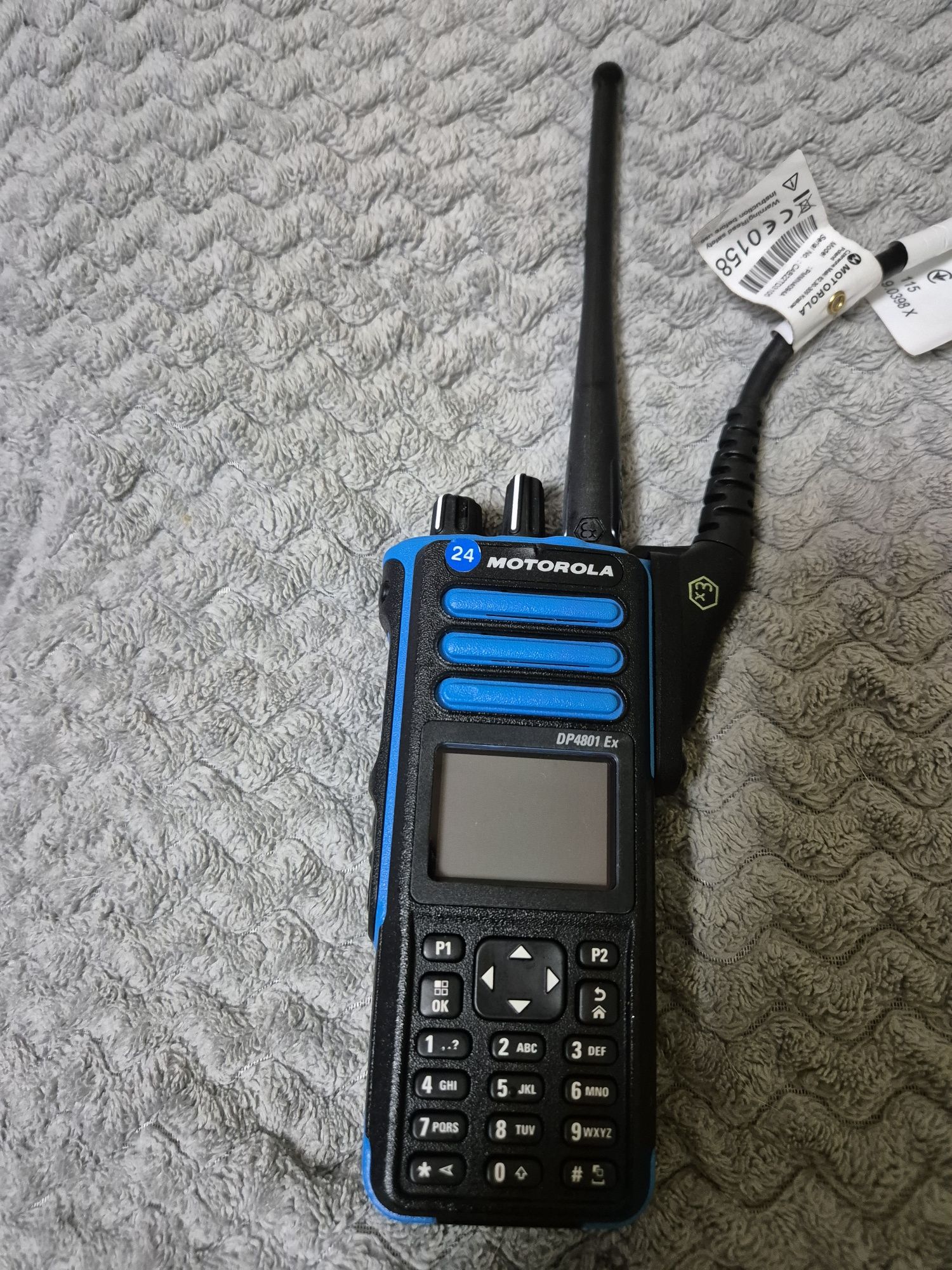 Radiotelefon MOTOROLA DP4801 + Mikrofonogłośnik MOTOROLA PMMN4094A