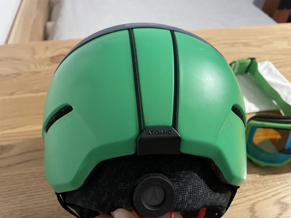 Kask i gogle ATOMIC dla 8-10 latka