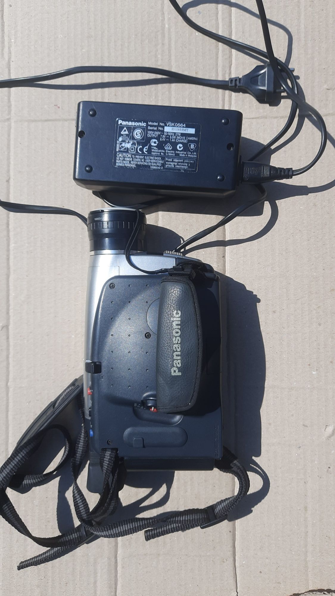 Panasonic model NV-RZ1EG відеокамера  на відеокасетах made in  Japan.