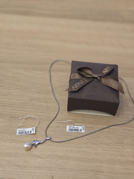 Srebrny lańcuszek NOWY z perłową zawieszką APART próby 925