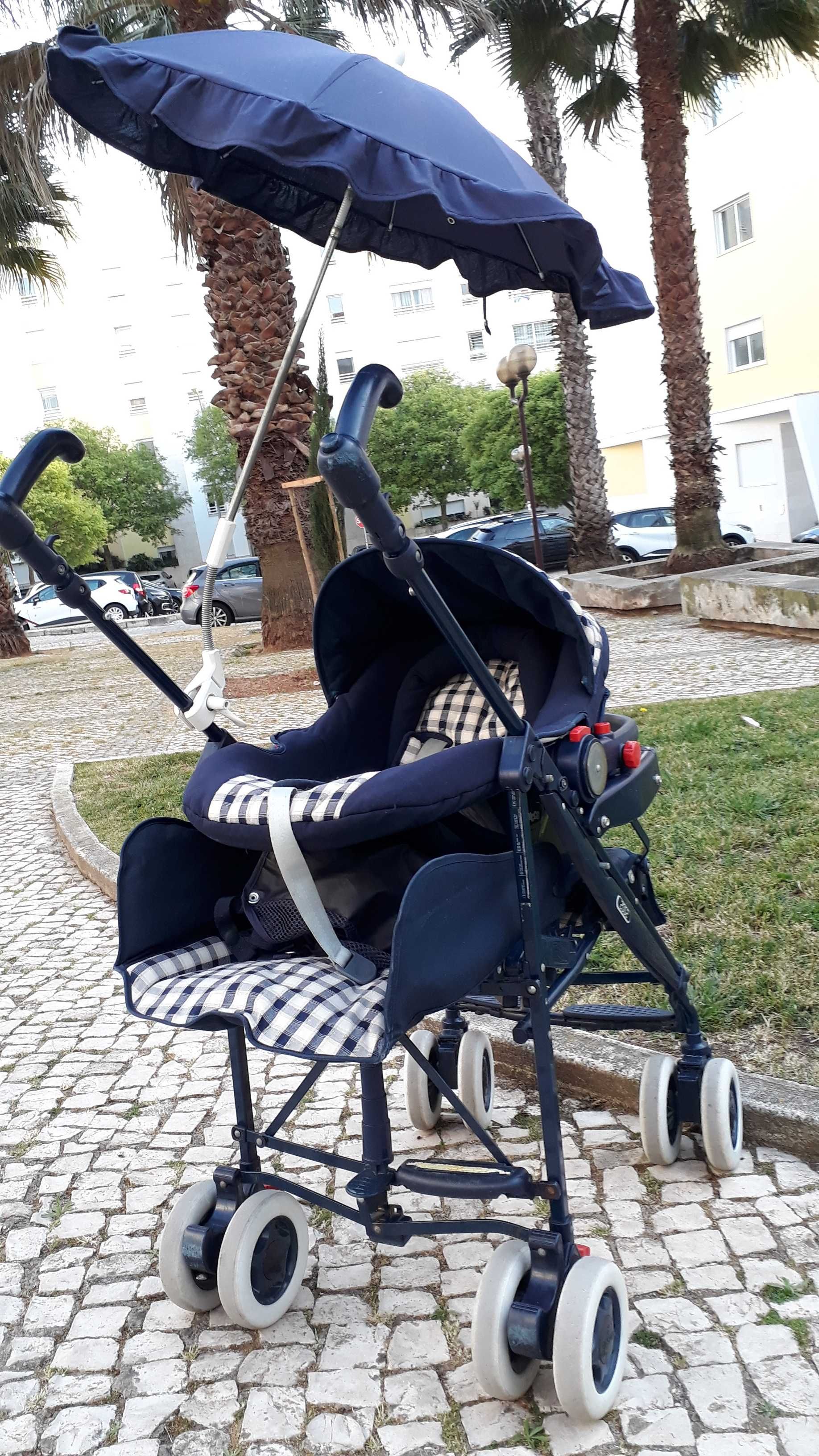 conjunto trio de carrinho bebé da Chicco, cadeira, berço e ovo.