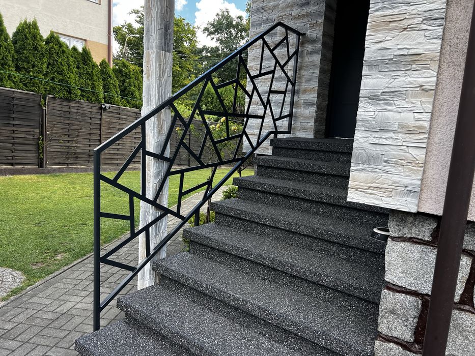 Balkon zewnętrzny, francuski, balustrada schodowa, ażurowa