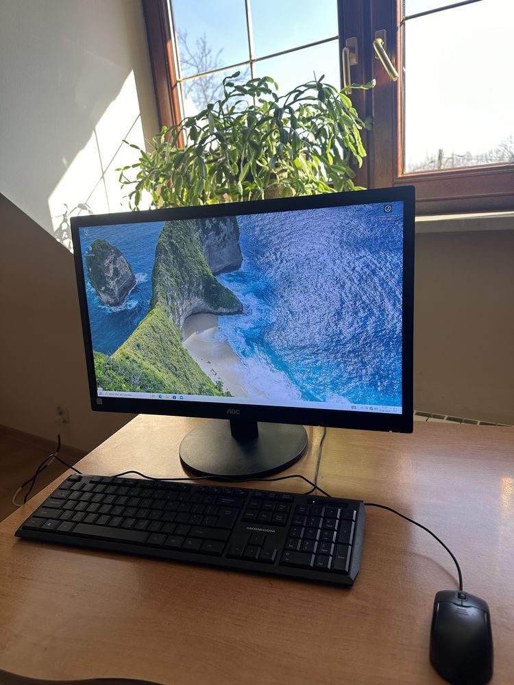 komputer stacjonarny monitor windows 10 home