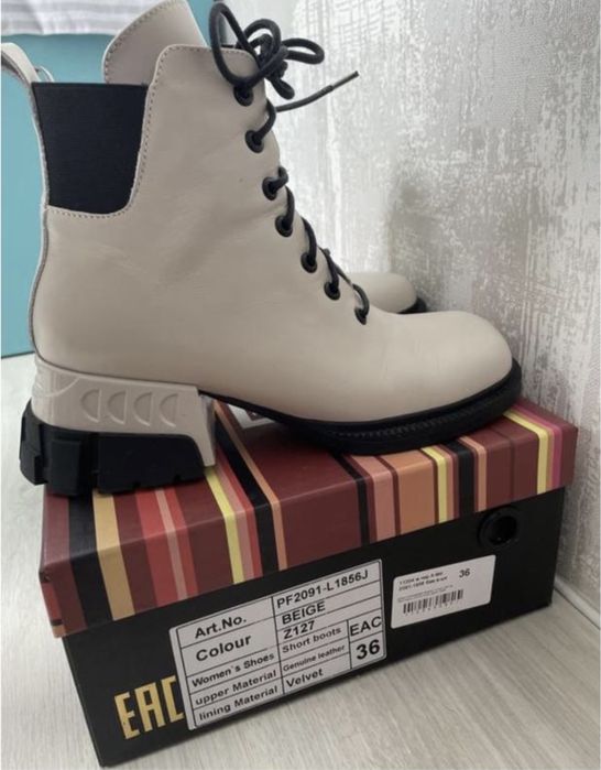 Кожаные ботинки ботиночки на каблуке ботильоны бежевые ботинки