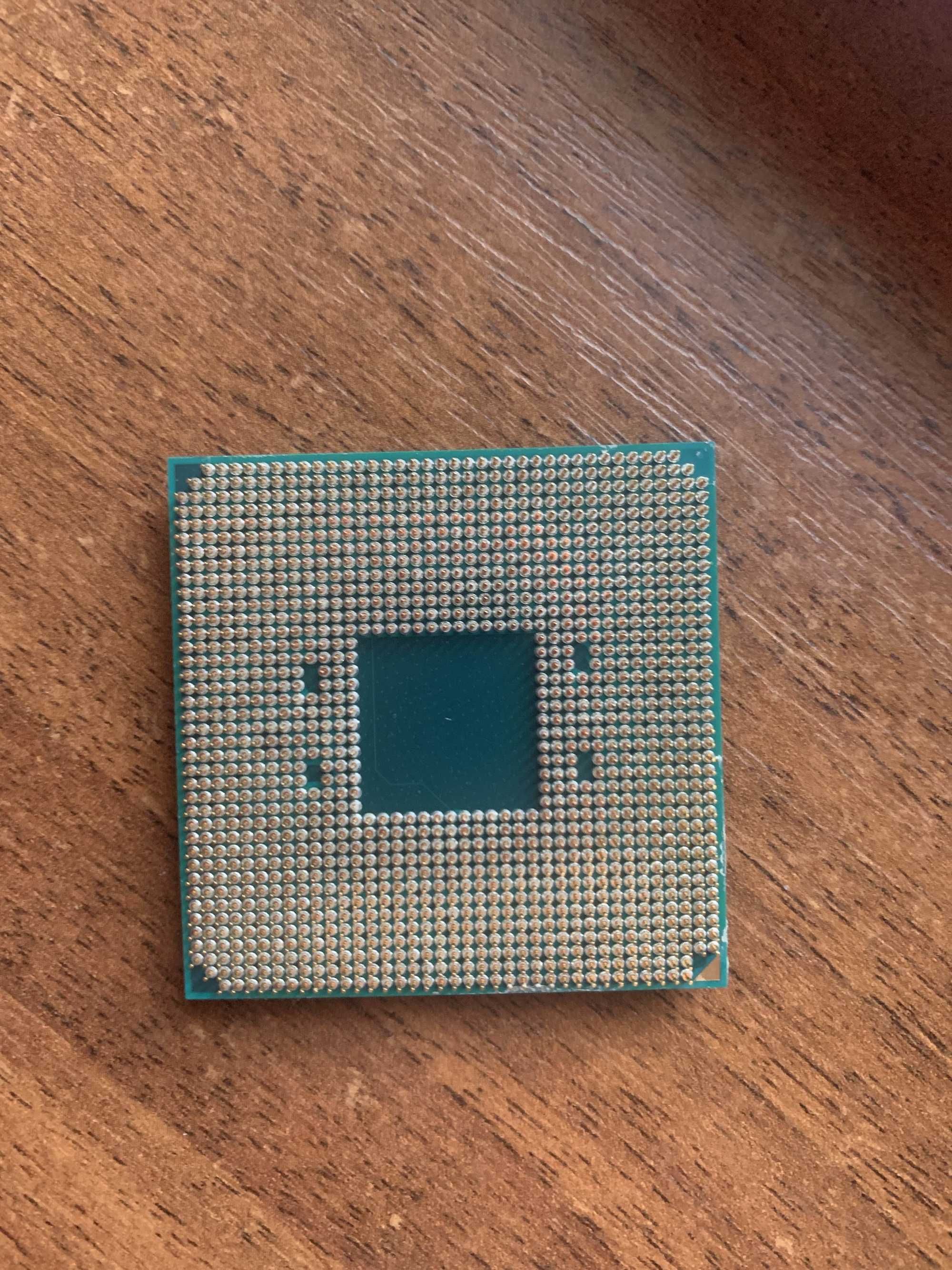 Процессор AMD Ryzen 7 2700x 8 ядер 16 потоков 3.7-4.3 GHz