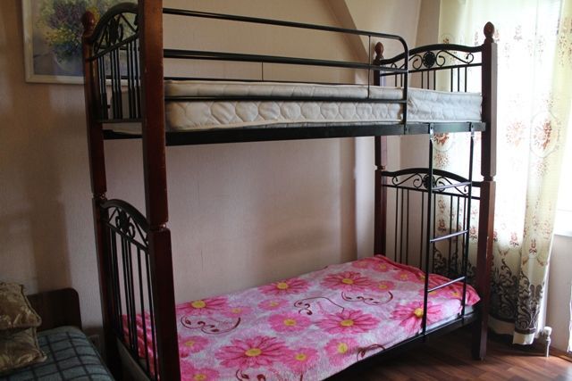 ГОСТЕВОЙ дом м. ЛЕвобережная снять дешево в Киеве