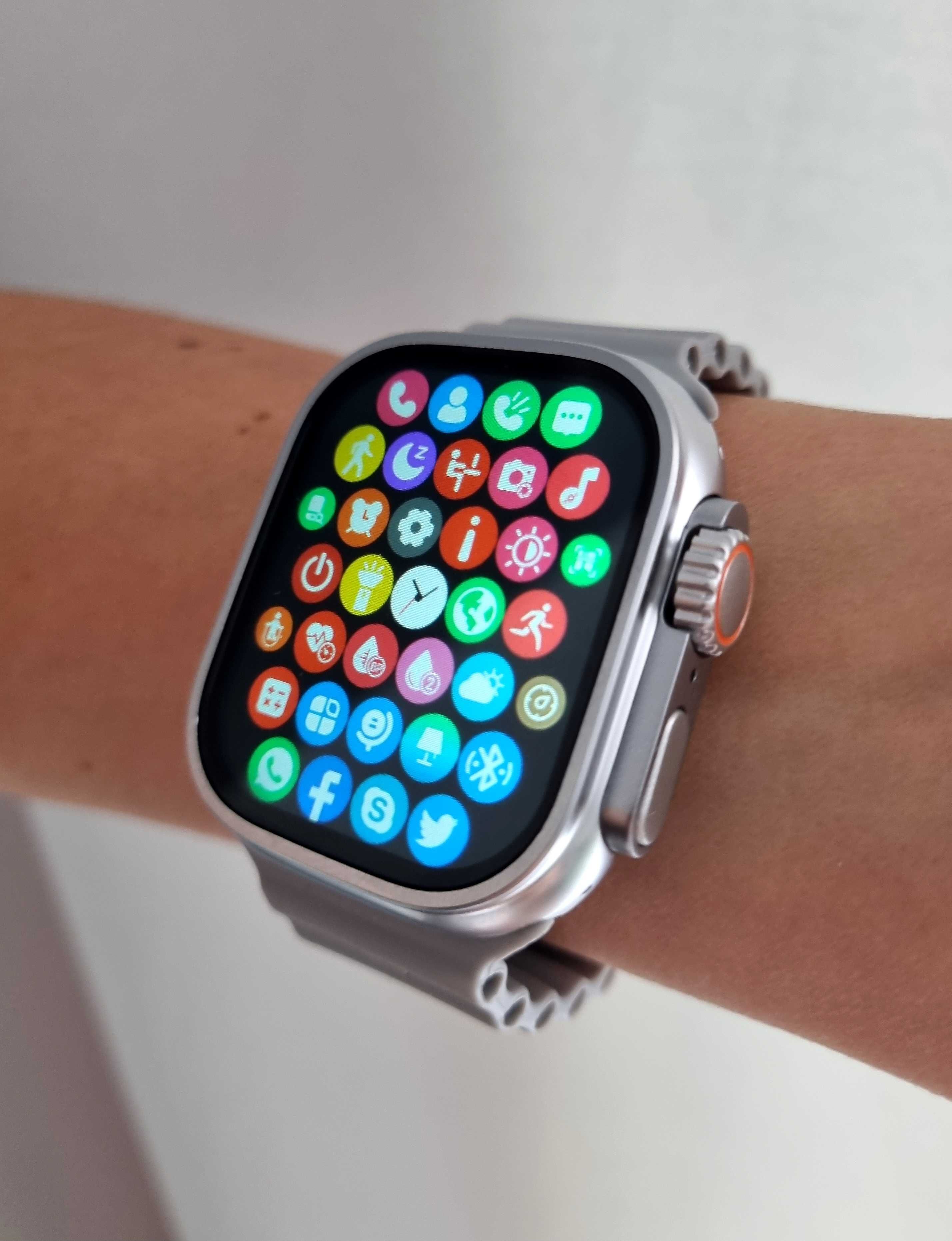 Smartwatch srebrny