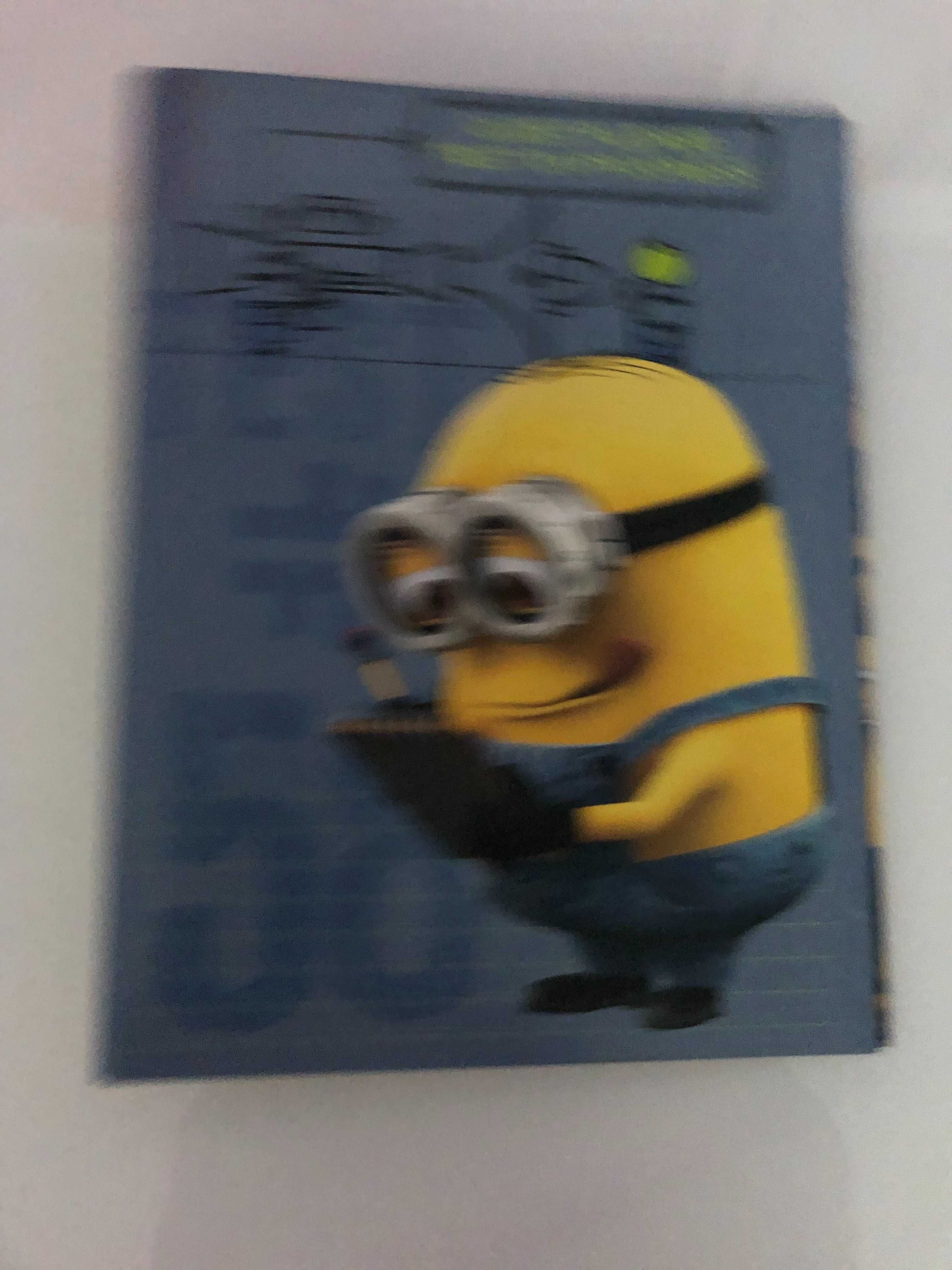 Capa escolar Minions