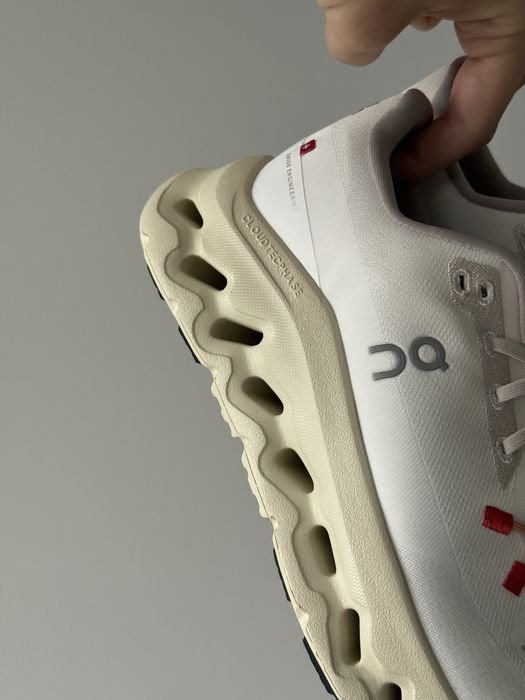 ON Running Cloudtilt  в 2 кольорах 36-41