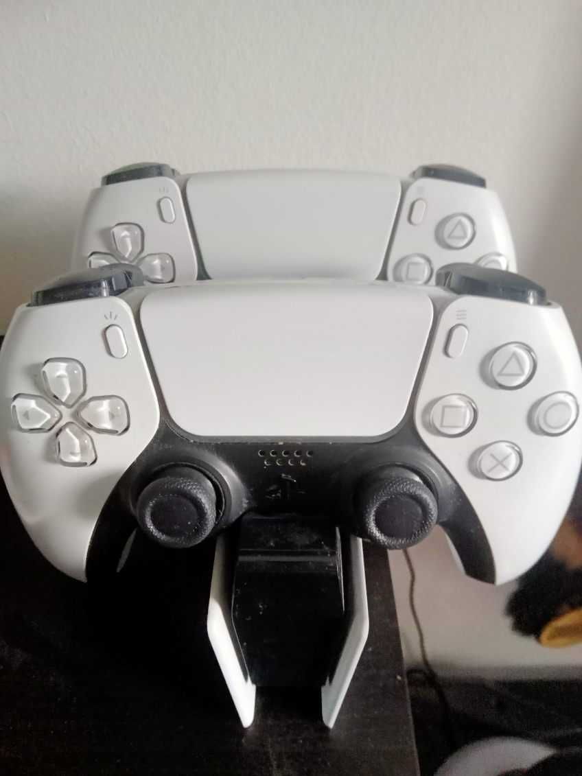 Sprzedam PlayStation 5 i 10 gier