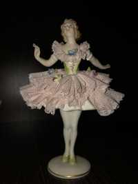 Фарфоровая статуэтка Балерина, кружева.