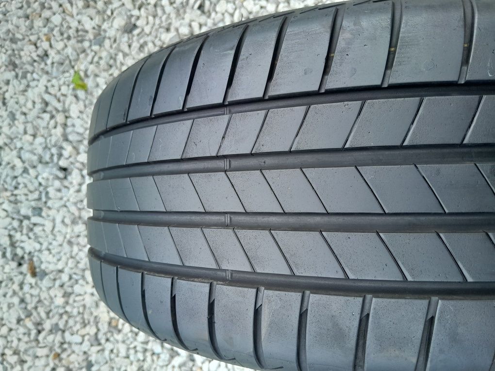 Opony letnie 225/40R19 Bridgestone Turanza T005 para