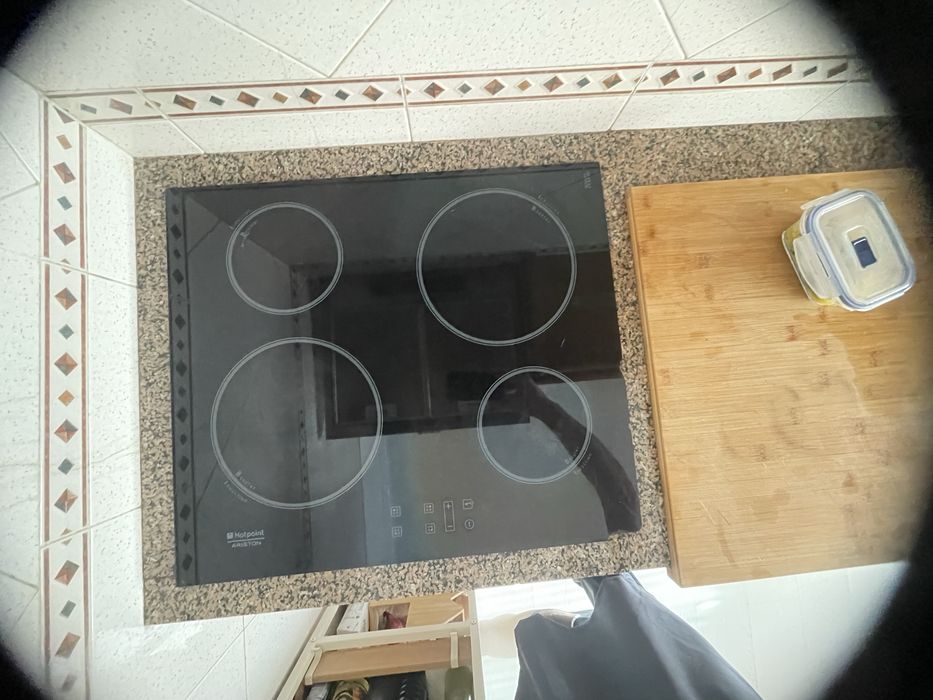 Placa induçao Ariston em estado quase novo a funcional plenamente