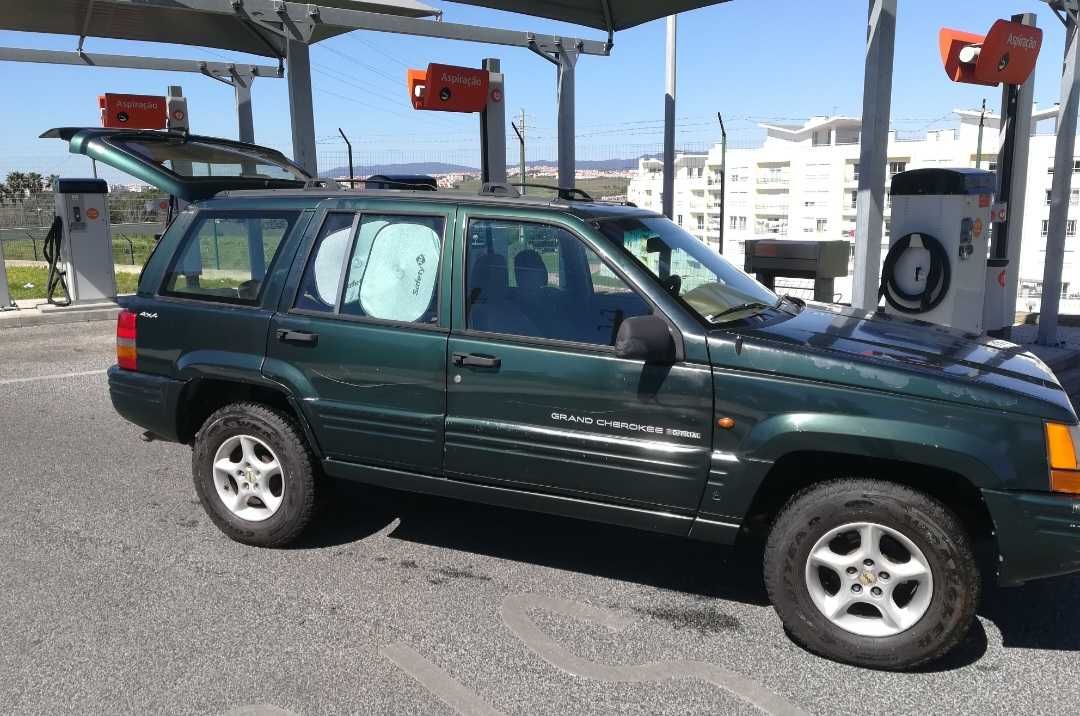 Jipe Jeep Cherokee