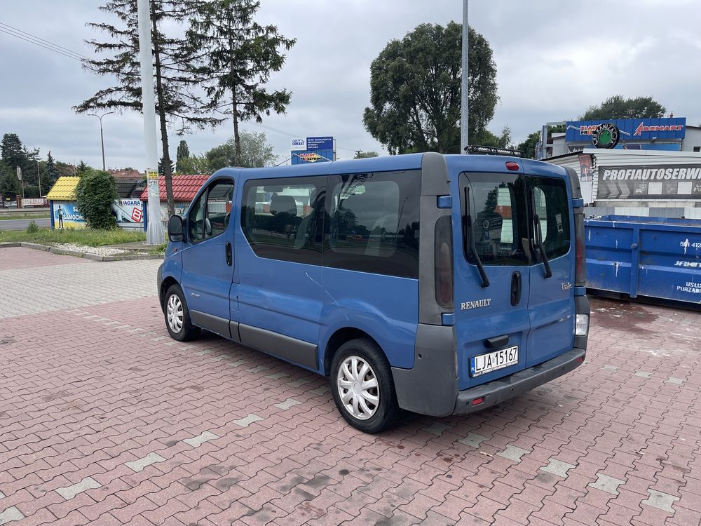 Renault trafic 9-osobowy  klima