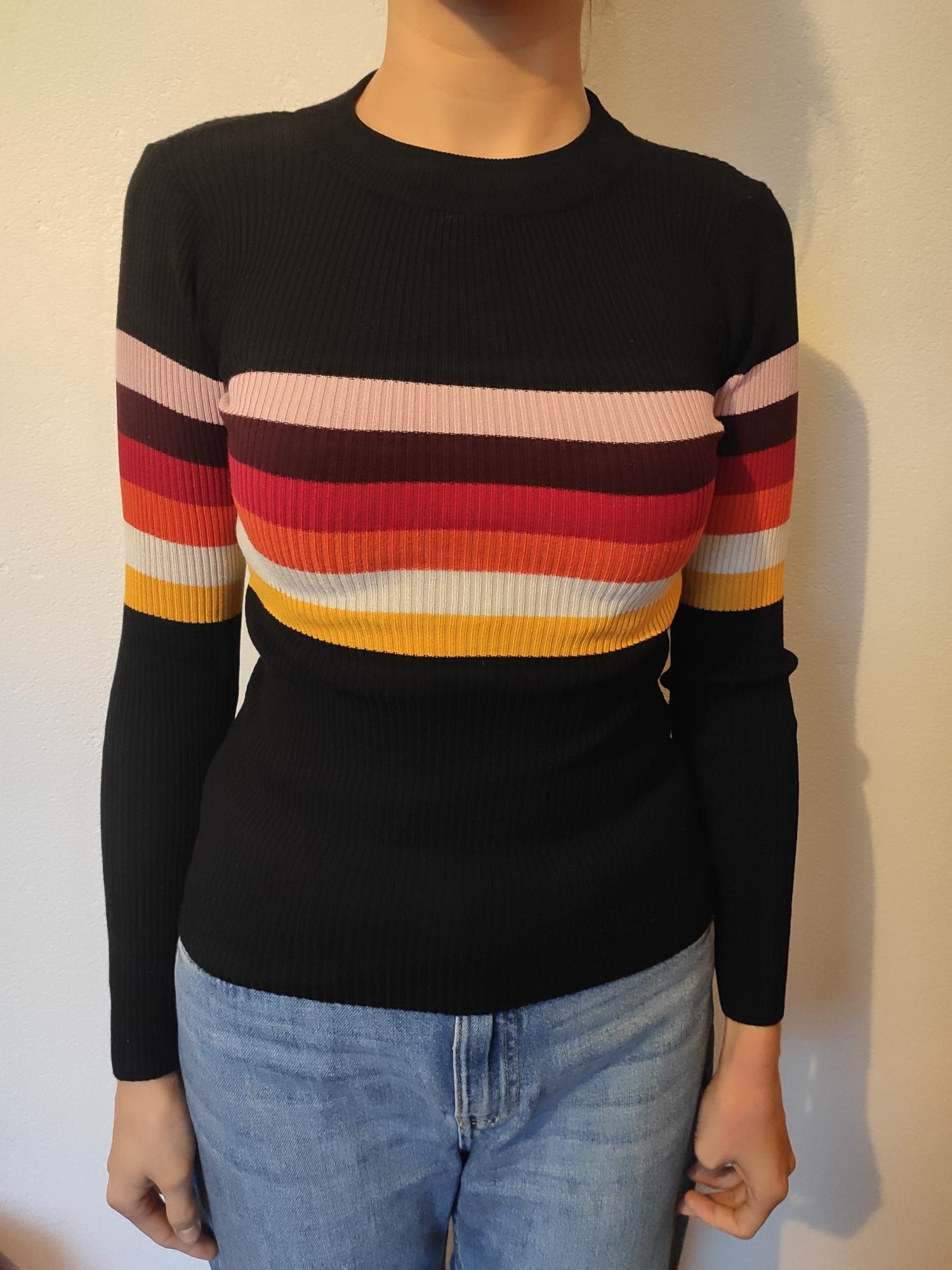 Sweter, sweterek czarny, kolorowy