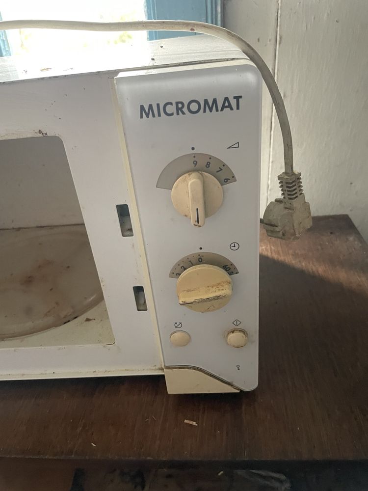 Продам мікроволновку не робочу