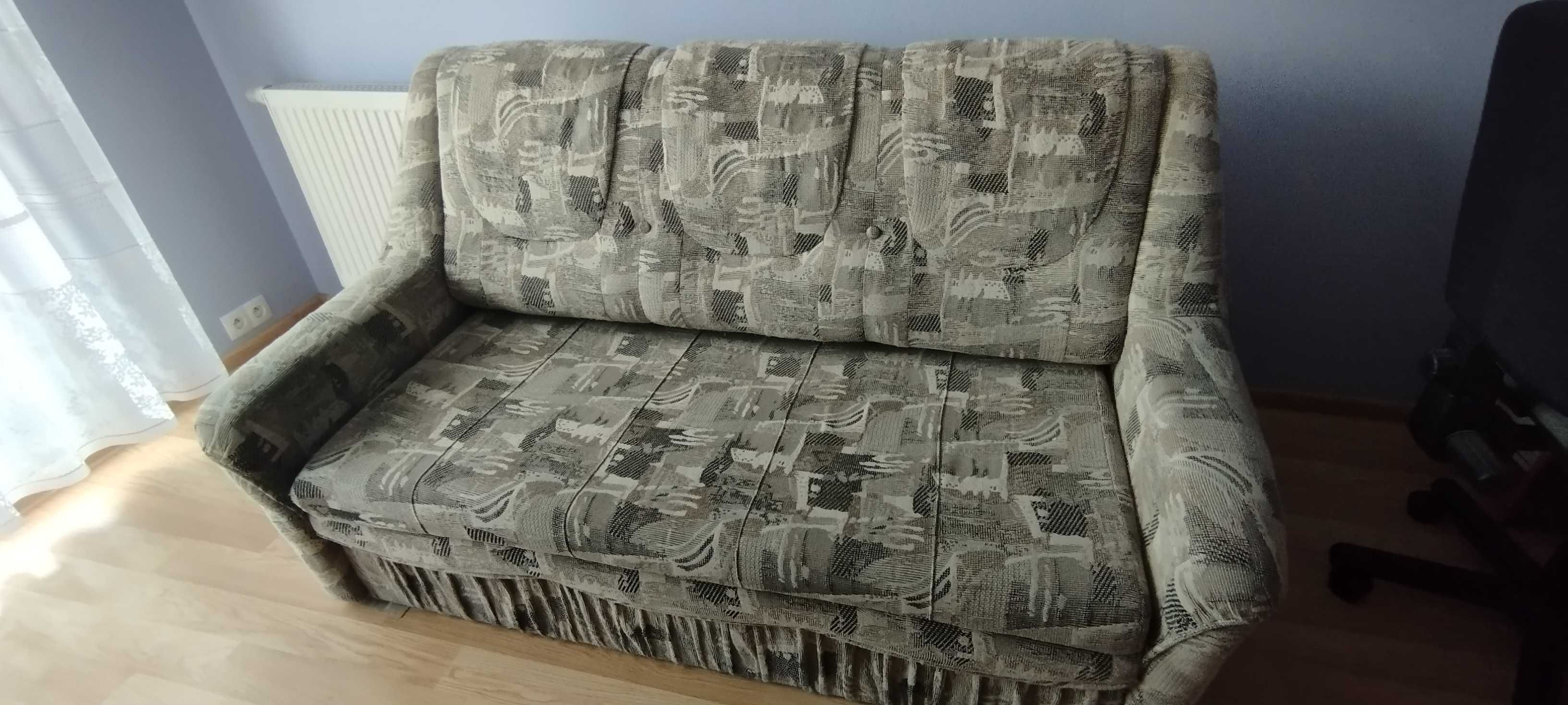 Sofa rozkładana + 2 pufy