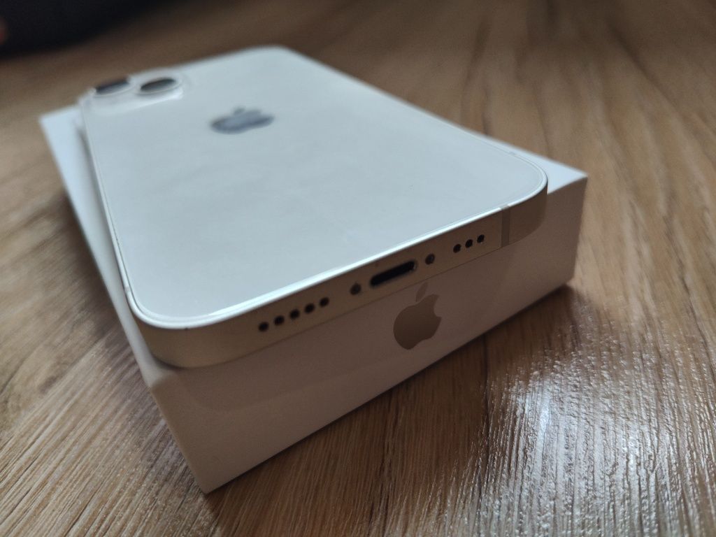 iPhone 13 128GB biały stan bdb pudełko etui