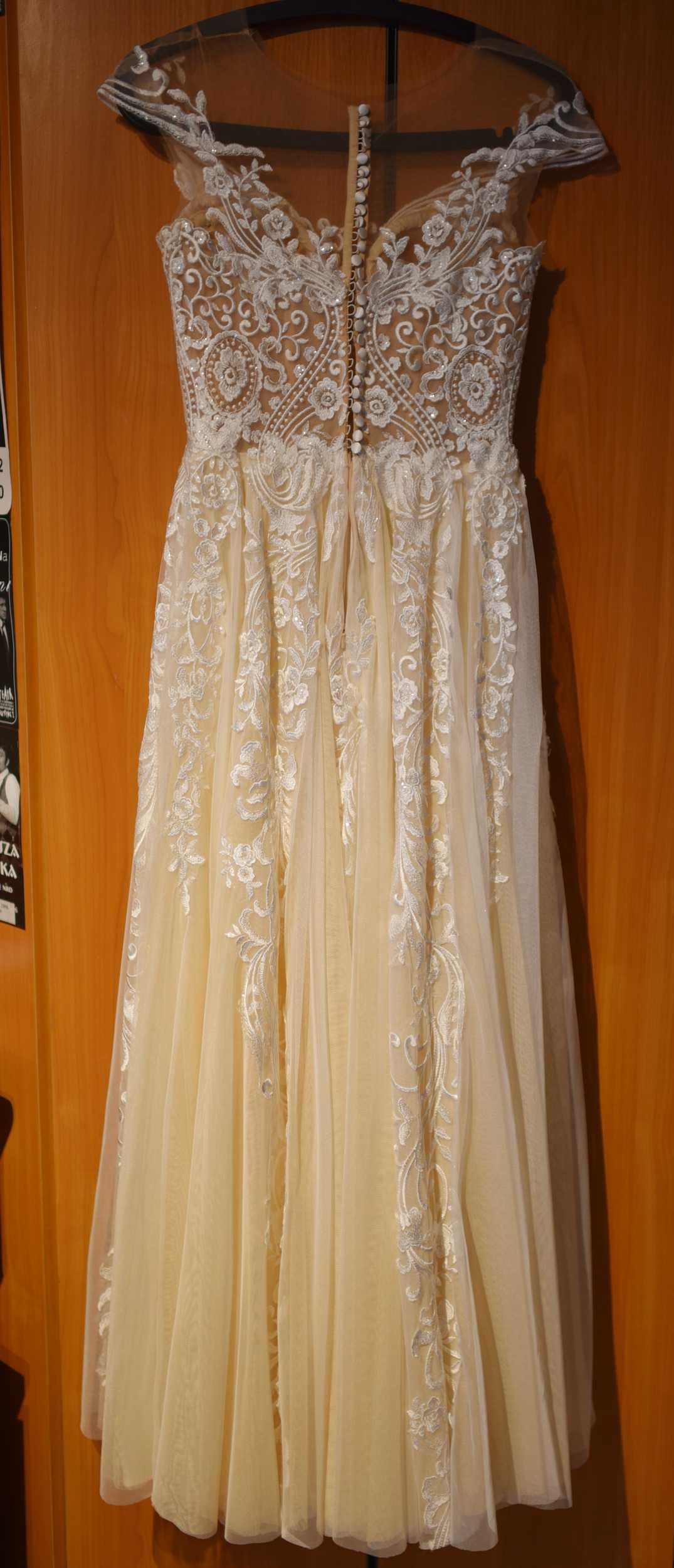 suknia ślubna Cameron Eva Lendel piękna i wygodna
