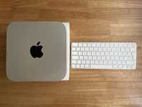 Mac Mini M2 e Teclado Apple
