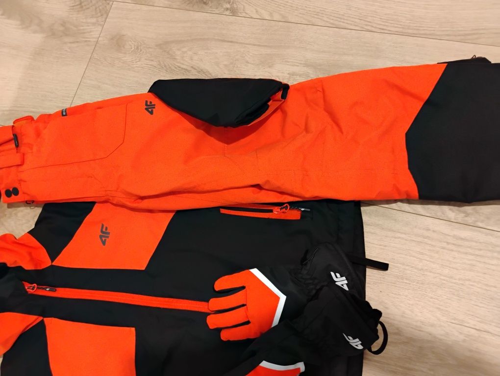Kombinezon narciarski 4F rozmiar 128/134 plus rękawice