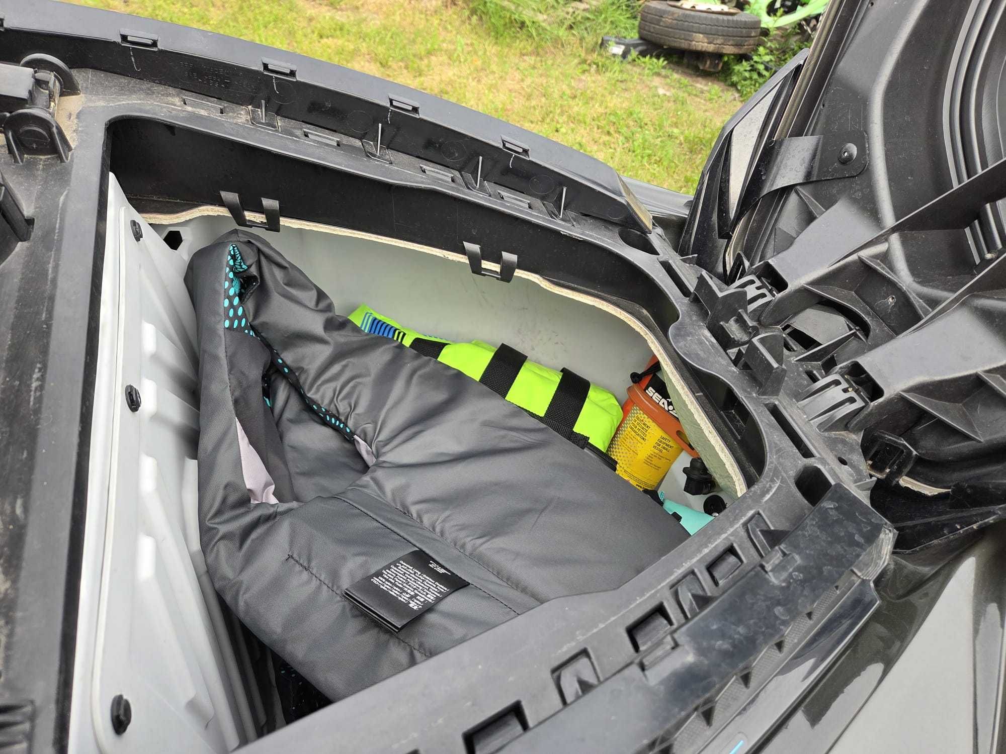 Skuter wodny SEA DOO GTX 300 LIMITED 43 mth  + PRZYCZEPKA
