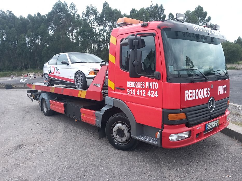 Serviços reboque,  pronto socorro, guincho...etc