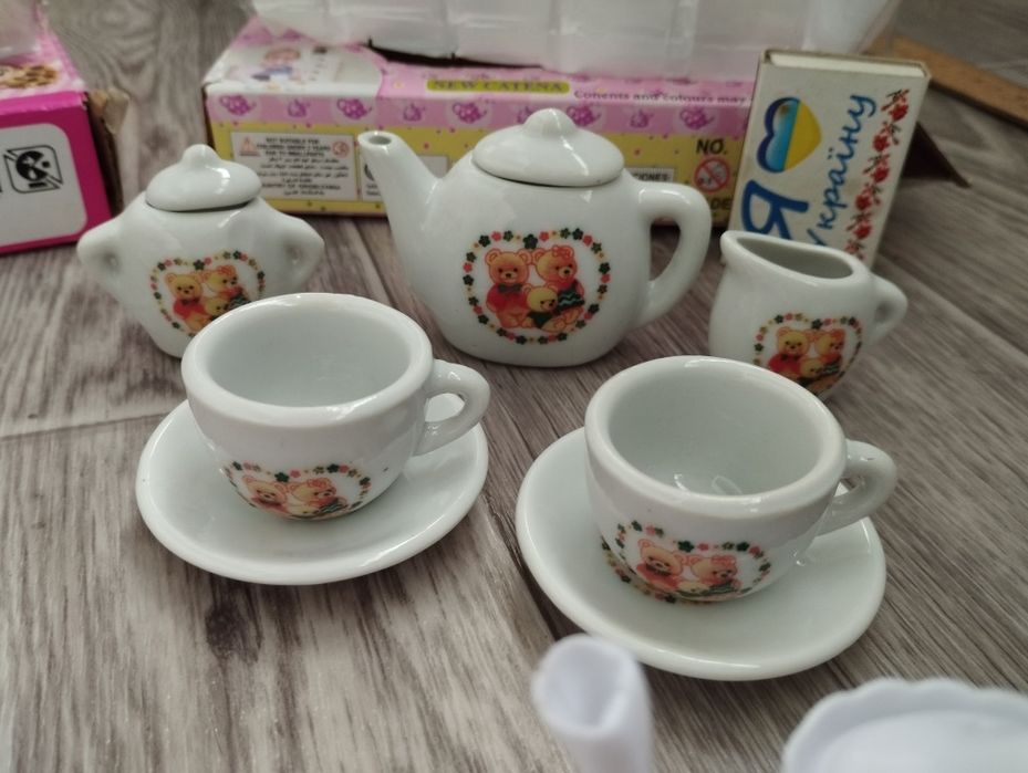 Іграшковий порцеляновий посуд, чайний сервіз
