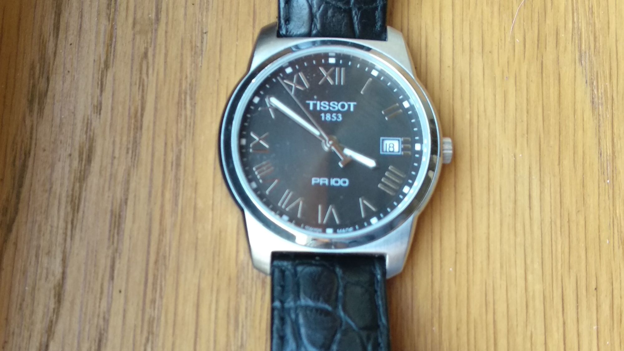 Tissot PR100 classico - mostrador e bracelete preto