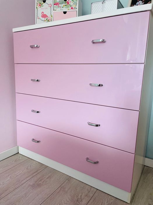 Komplet mebli dla dziewczynki