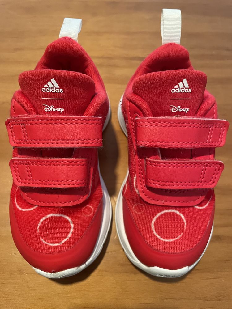 Sapatilha Adidas, edição Disney, de menina tamanho 23 em ótimo estado