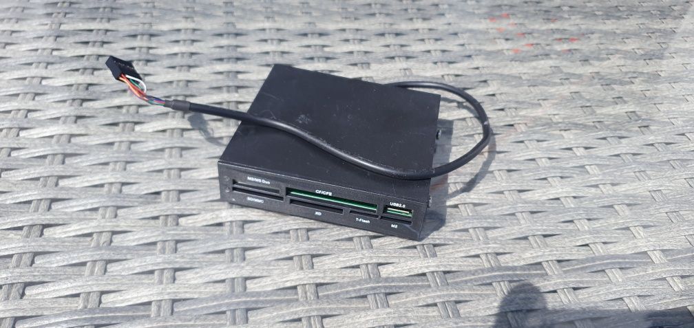 Czytnik kard compact Flash sd  mmc ms duo t-flash m2