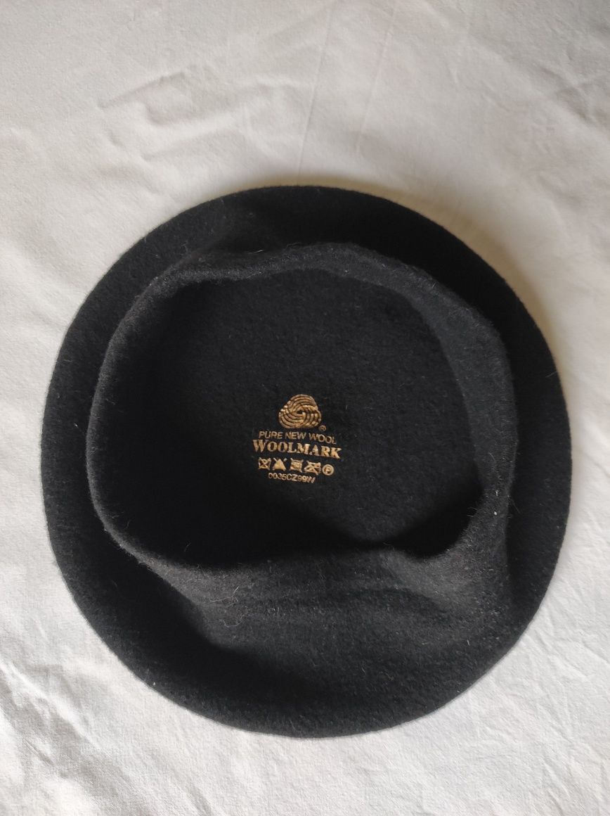 Beret czarny woolmark