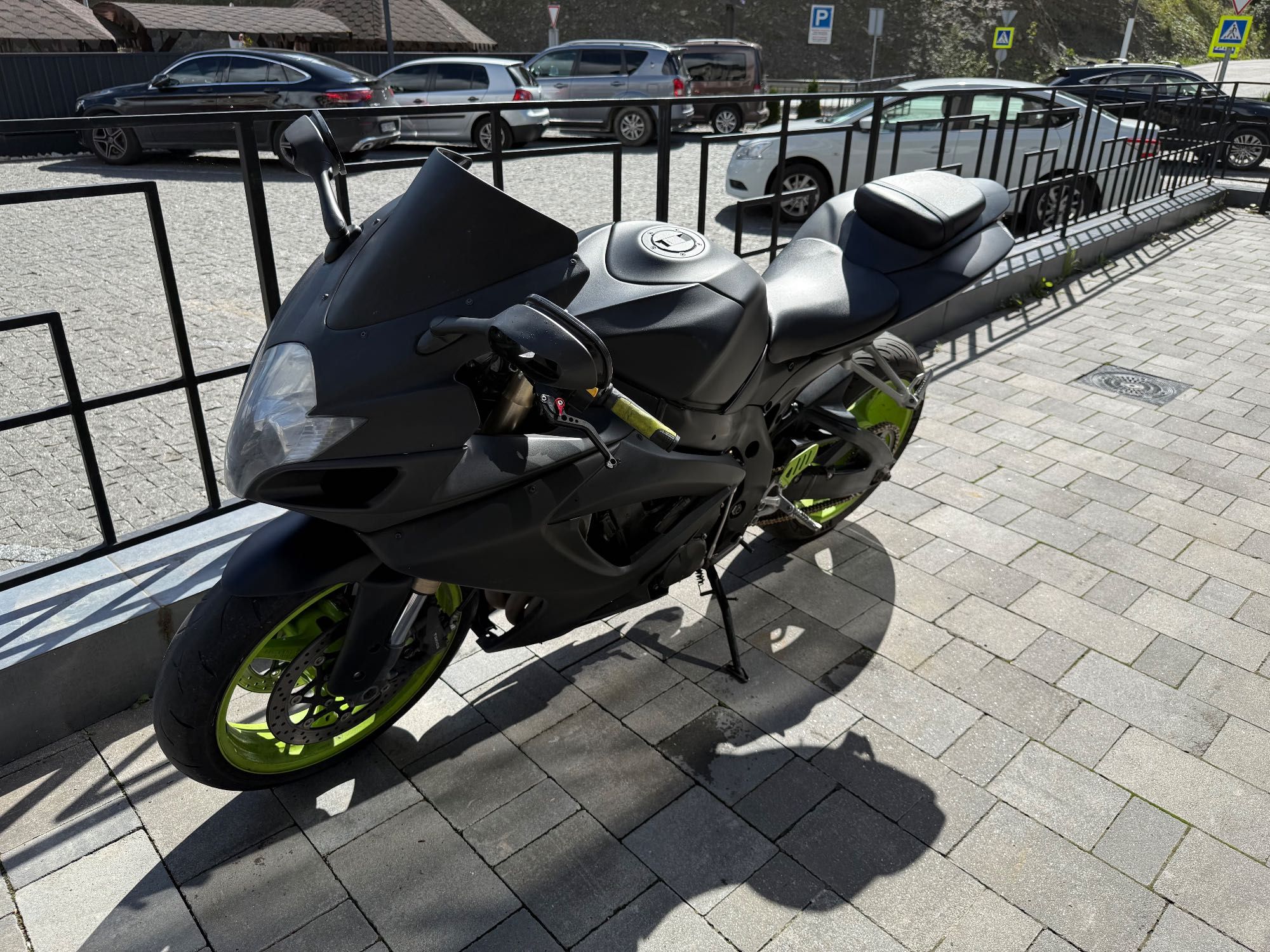Suzuki gxr 600 2007 р на повному боєвому ходу