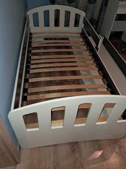 Sprzedam łóżka dziecięce.