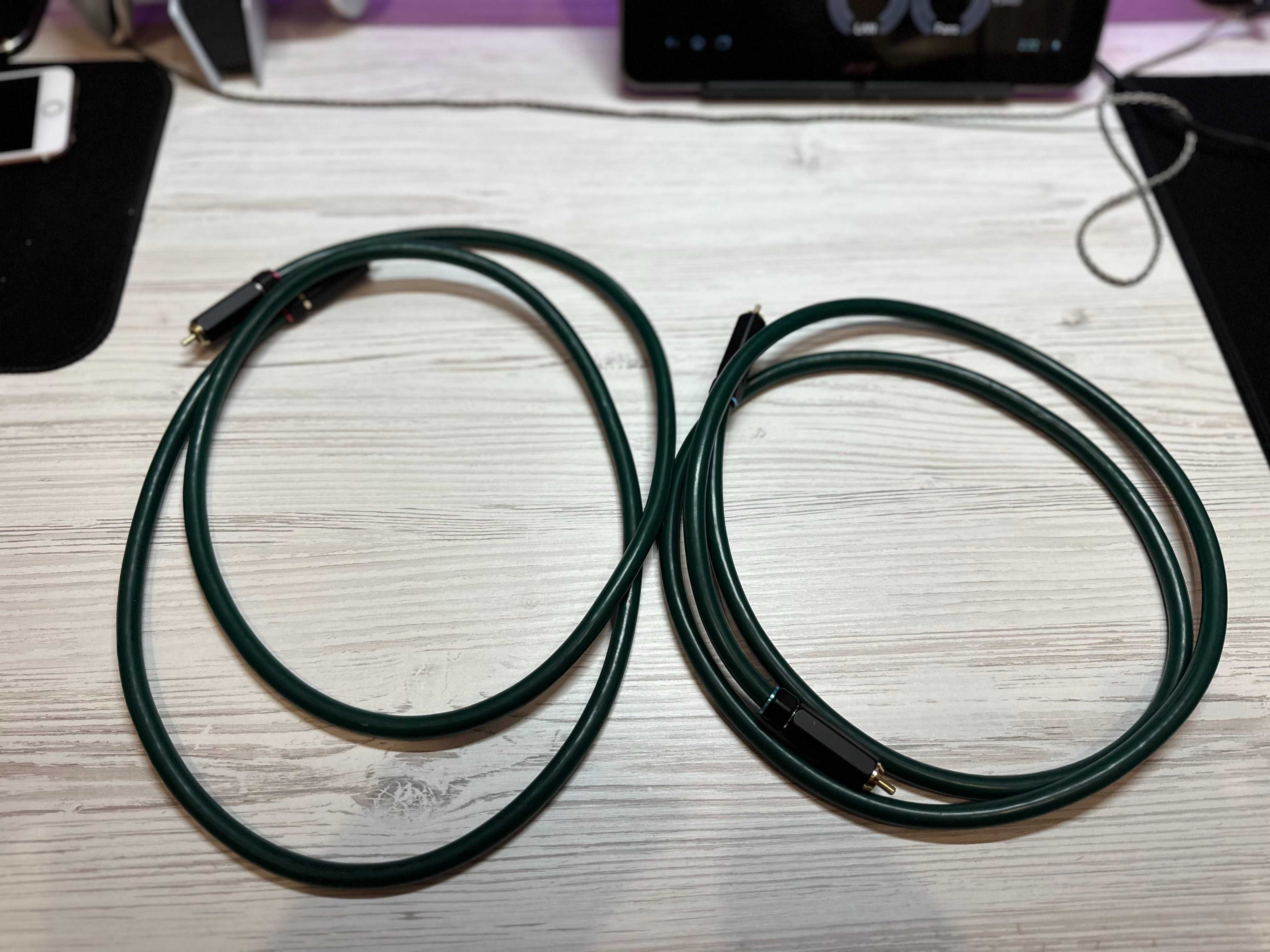 Кабель Furutech 2 RCA to 2 RCA