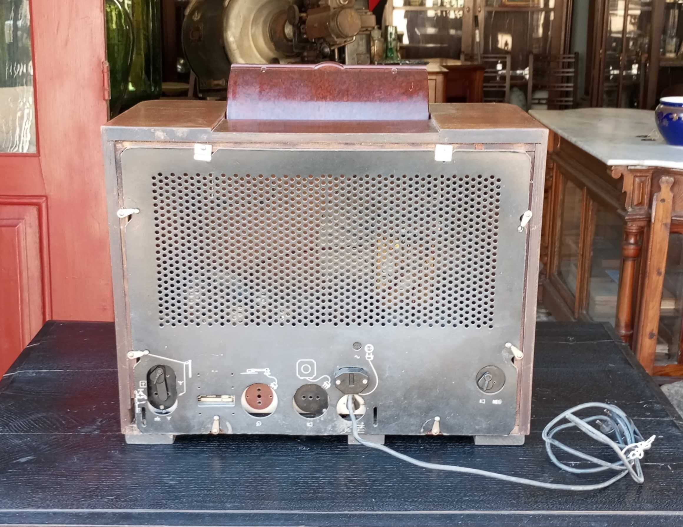 Antigo rádio Phillips 796A de 1936