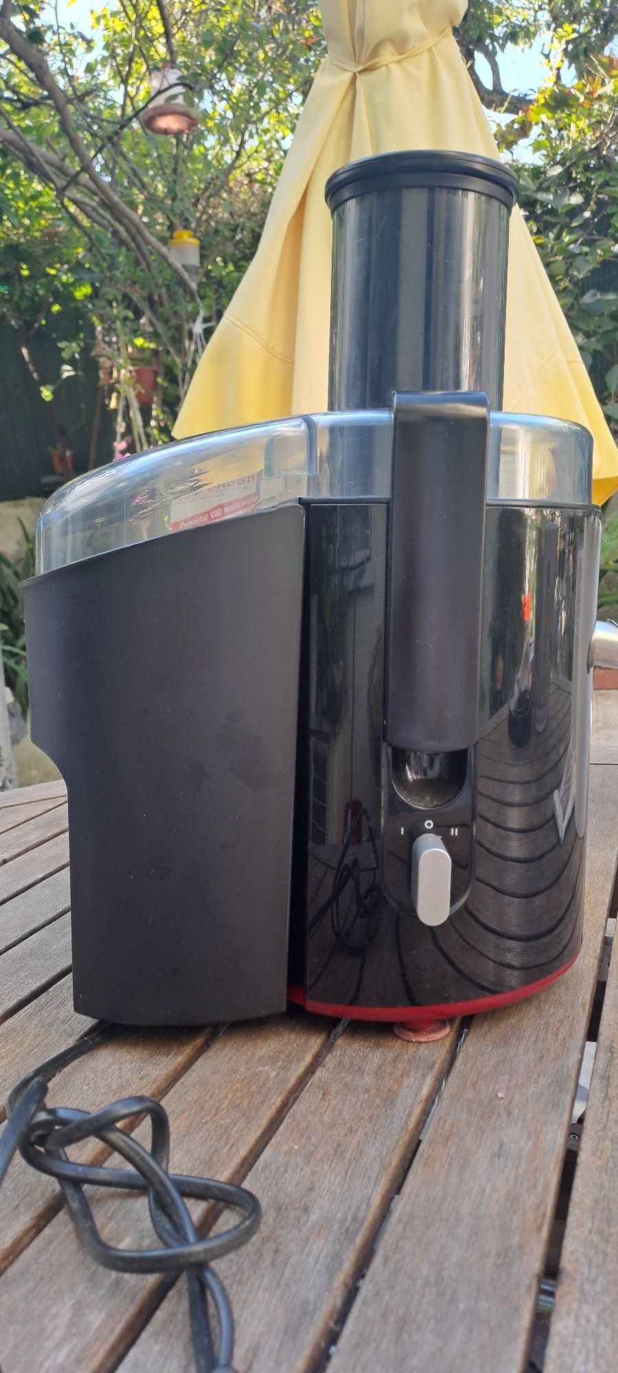 Centrifugadora de sumos e picadora de gelo