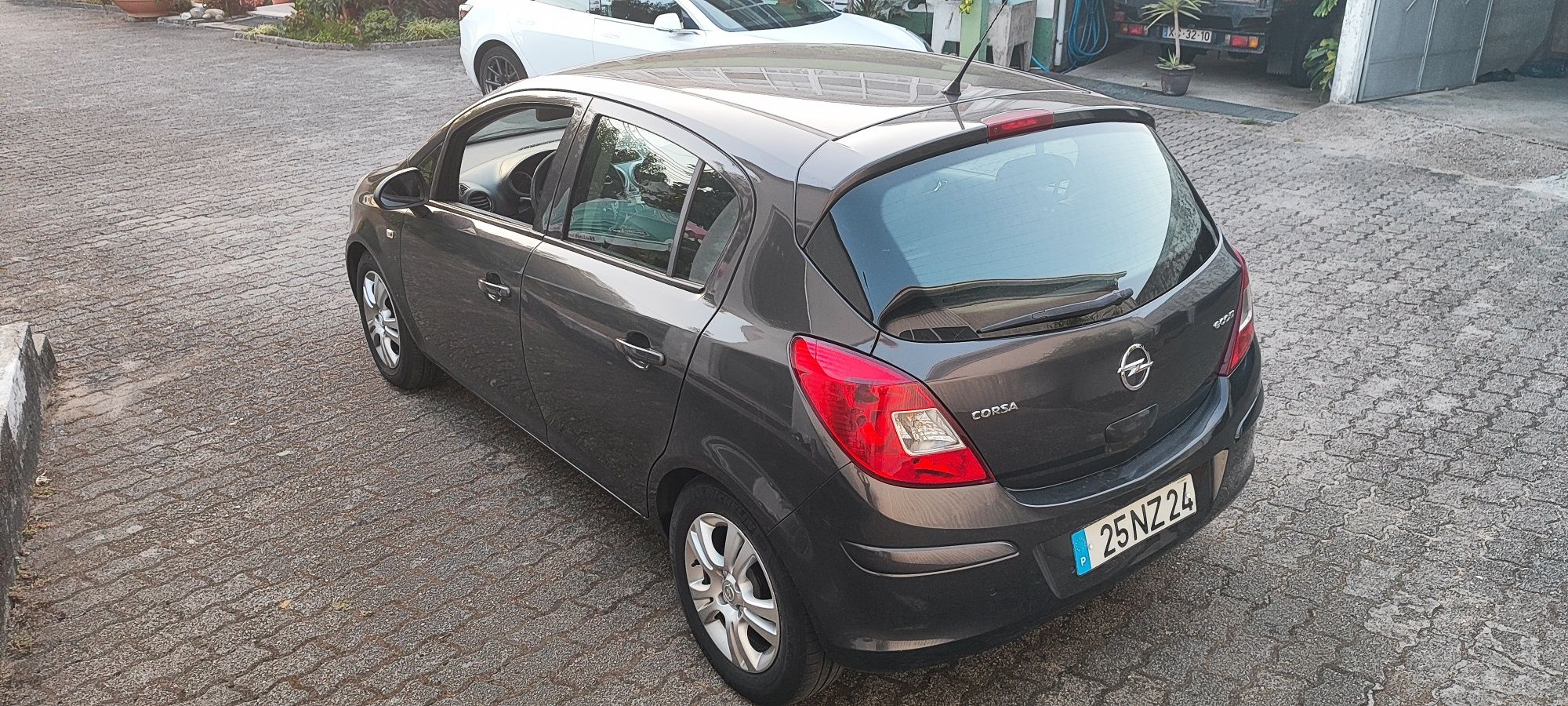 Opel corsa 1.3 cdti 5 lugares