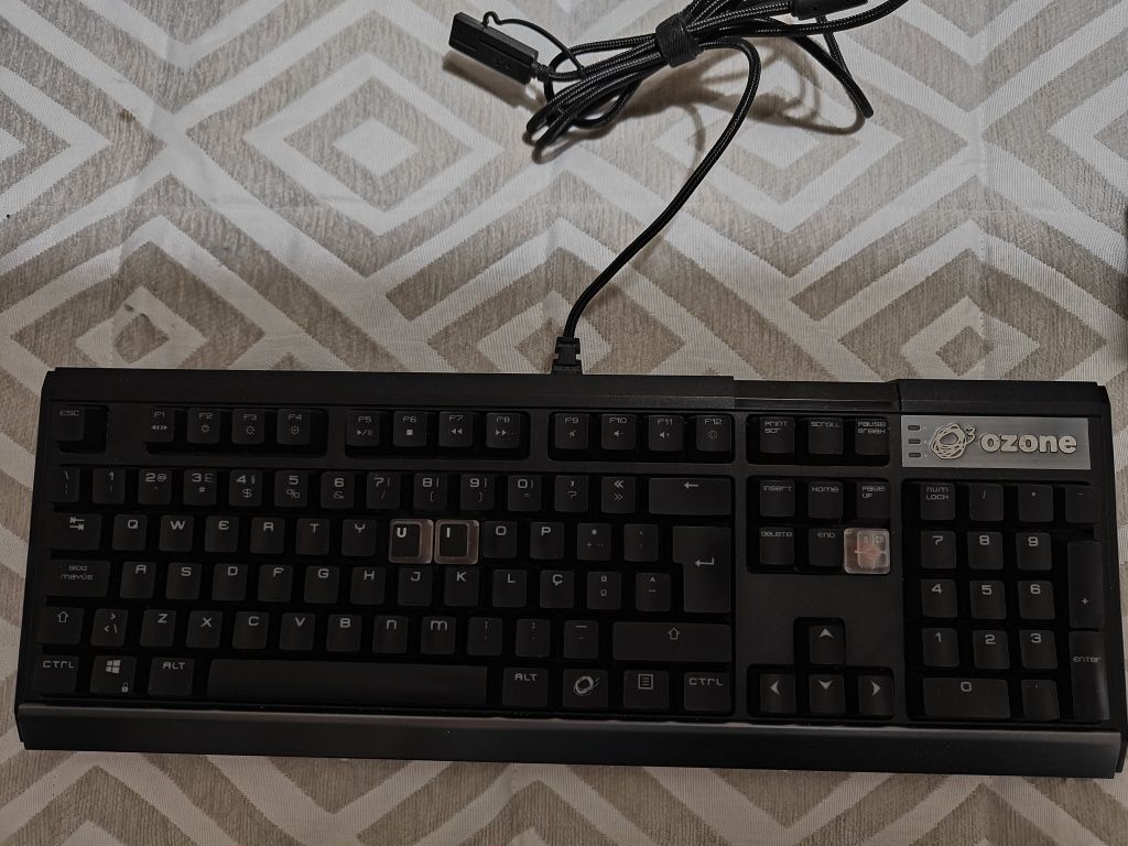 Teclado Mecânico ozone strike x30