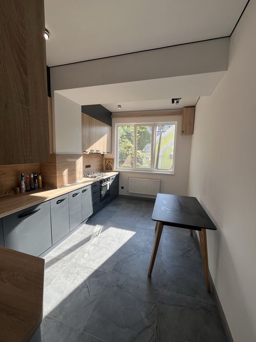 Продаж 2к на Івасюка (ринок, СШ #2, центр)!