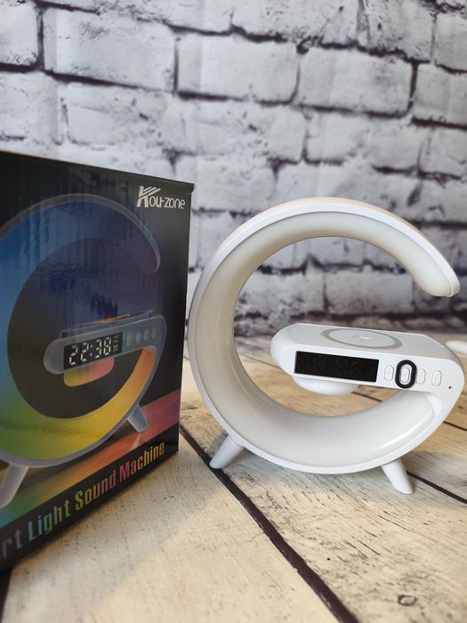 Budzik z głośnikiem Bluetooth i ładowarką indukcyjną