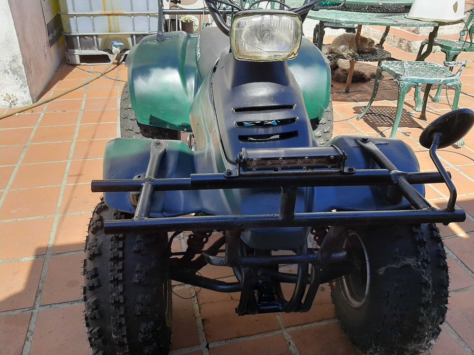 Moto 4 SUZUKI LT 160