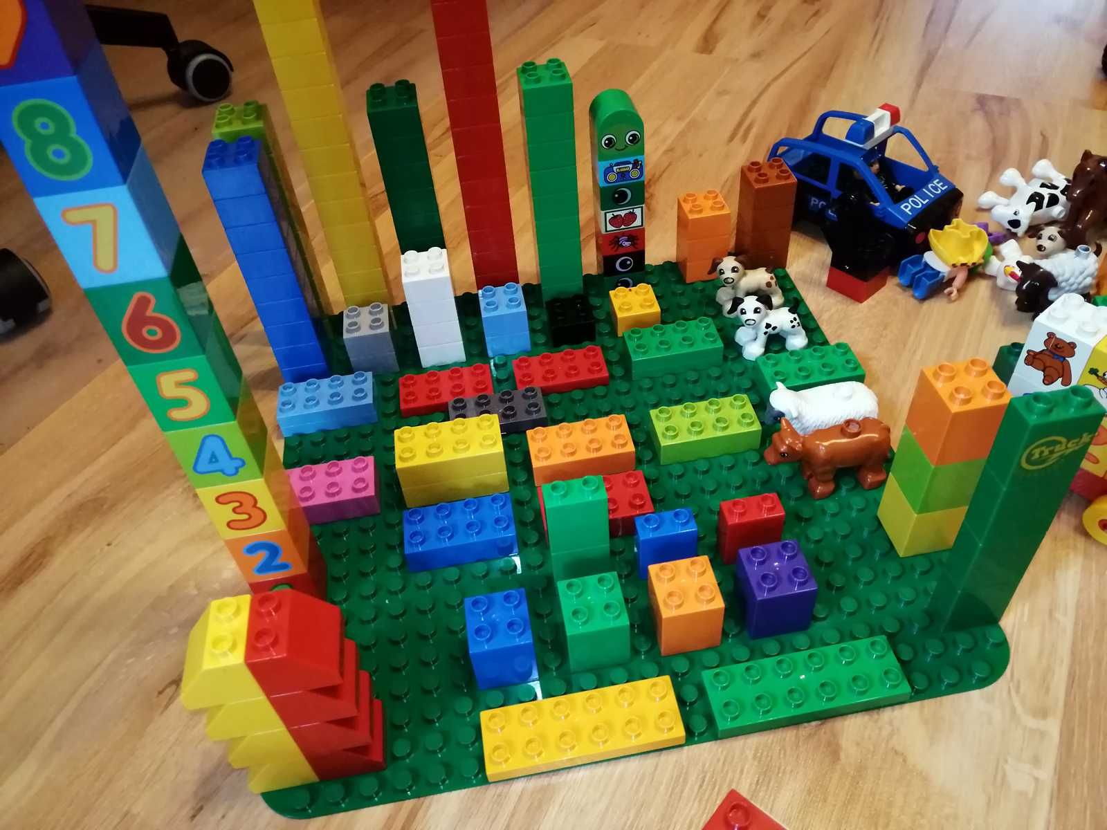 Lego Duplo zestaw z dużą płytką konstrukcyjną