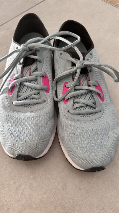 Under Armour technical performa roz. 38,5